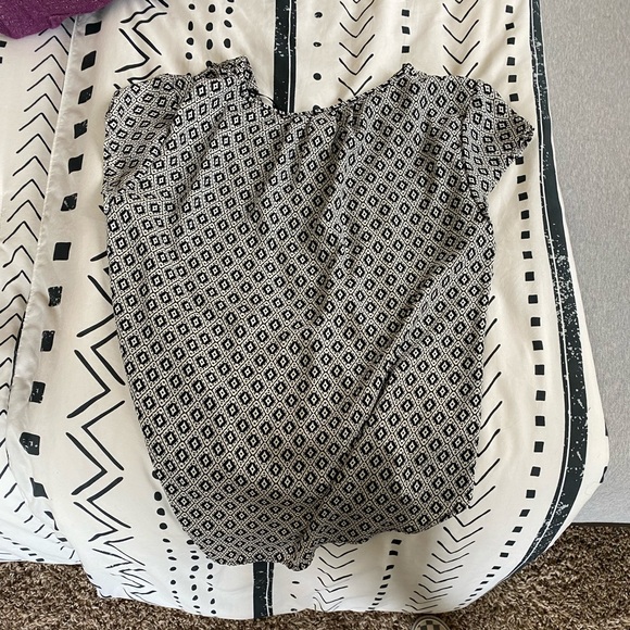 Pattern tee - Picture 1 of 4